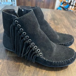 Size 9 Minnetonka Moccasin Booties